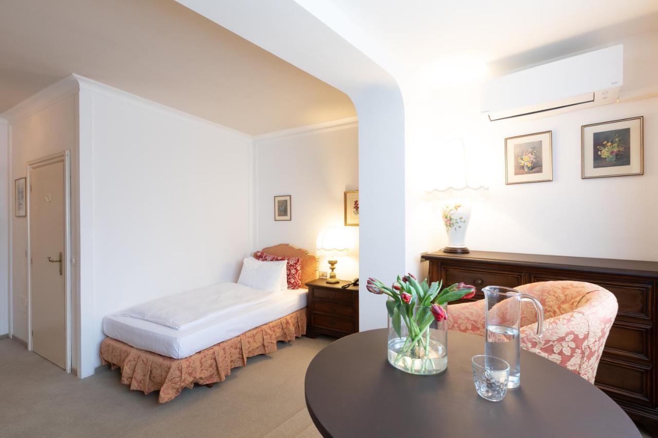 Hotel Castel Rundegg (Adults Only) Мерано Экстерьер фото