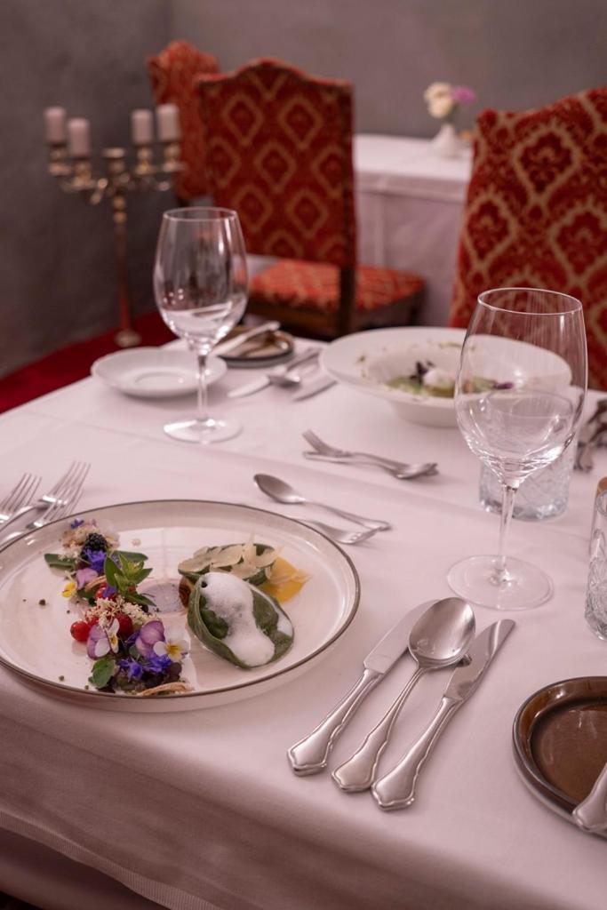 Hotel Castel Rundegg (Adults Only) Мерано Экстерьер фото